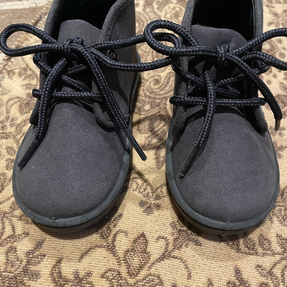 Osh Kosh B’Gosh Chukka Boot Lace-Up Children’s Shoe, Size 6